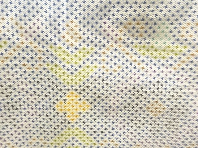 アンティーク　横段に花唐草模様織り出し本場大島紬着物(5マルキ)